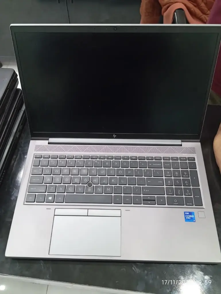 HP ZBook FireFly 15 G8 – 11th Gen Core i7 vPro QuadCore 32GB 1TB 4GB GC